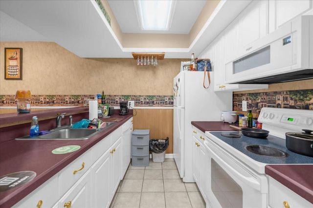 5842 PEREGRINE AVENUE C01, Orlando, FL 32819