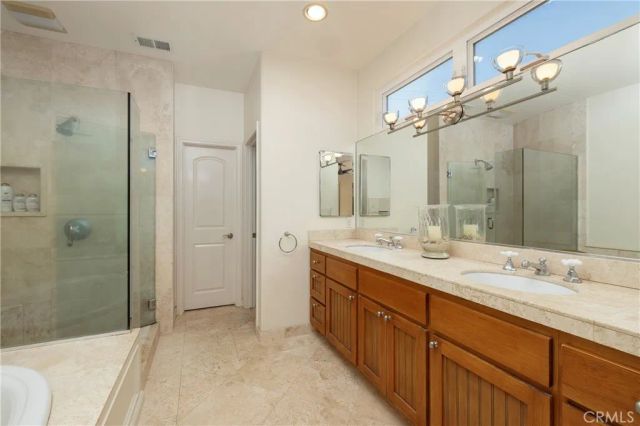 19 Geneva, Long Beach, CA 90803