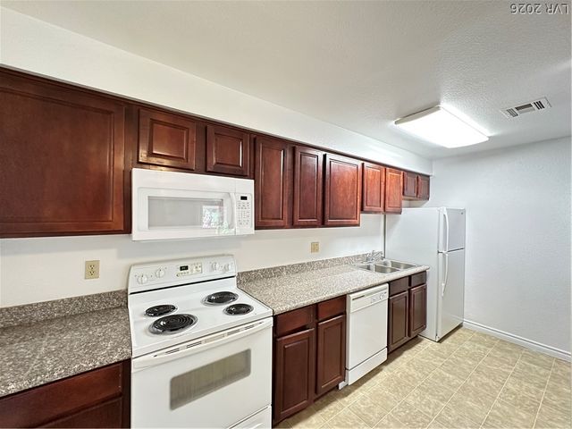 4340 SANDY RIVER Drive 84, Las Vegas, NV 89103