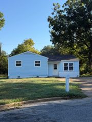 4494 BEACON HILL CV, Memphis, TN 38127