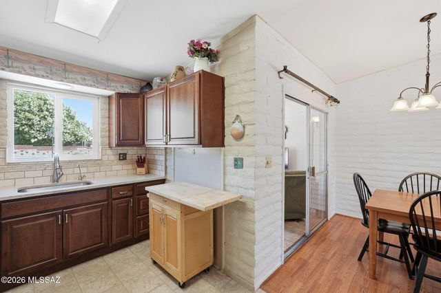 117 E El Limon, Green Valley, AZ 85614