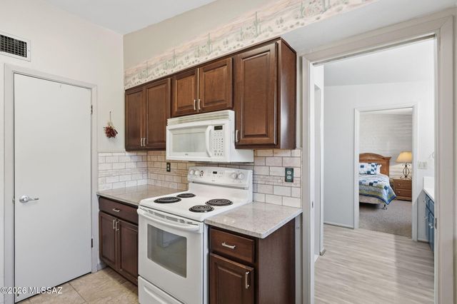 117 E El Limon, Green Valley, AZ 85614