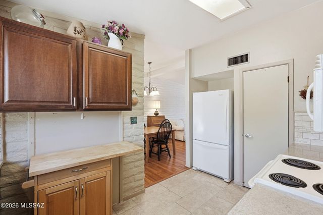 117 E El Limon, Green Valley, AZ 85614