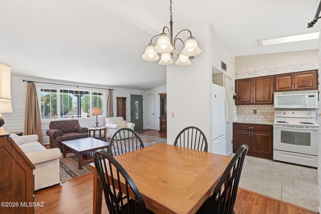 117 E El Limon, Green Valley, AZ 85614
