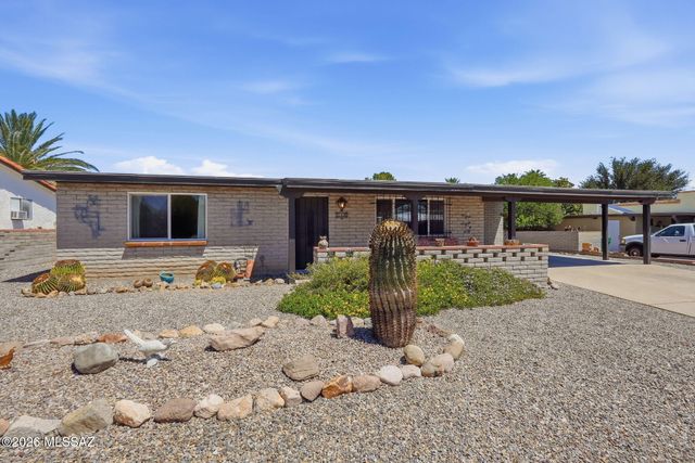 117 E El Limon, Green Valley, AZ 85614