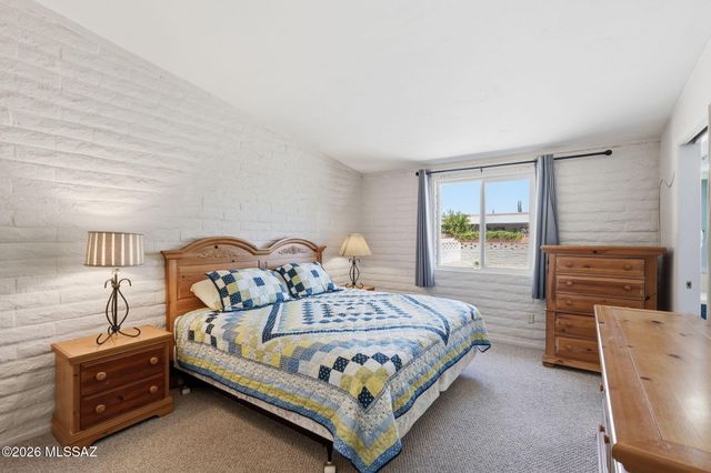 117 E El Limon, Green Valley, AZ 85614