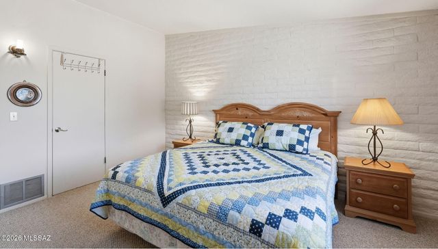 117 E El Limon, Green Valley, AZ 85614