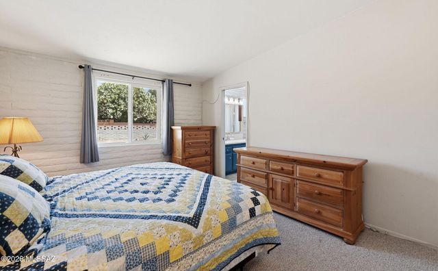 117 E El Limon, Green Valley, AZ 85614