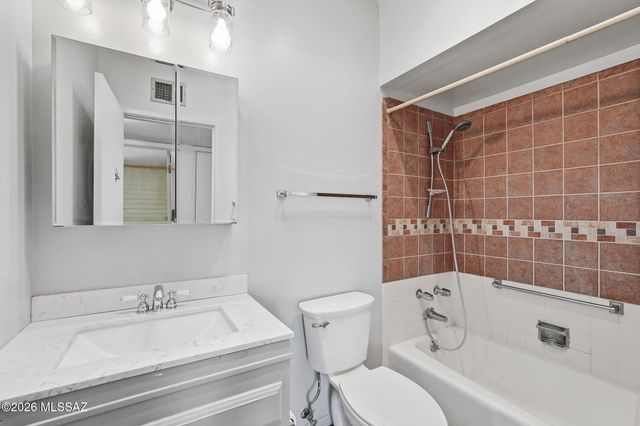 117 E El Limon, Green Valley, AZ 85614