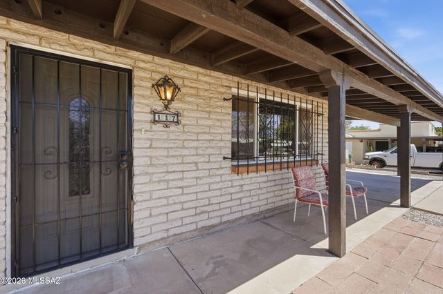 117 E El Limon, Green Valley, AZ 85614