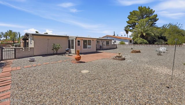 117 E El Limon, Green Valley, AZ 85614
