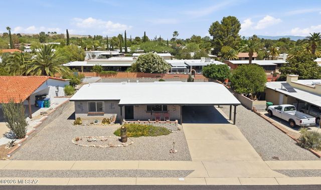 117 E El Limon, Green Valley, AZ 85614