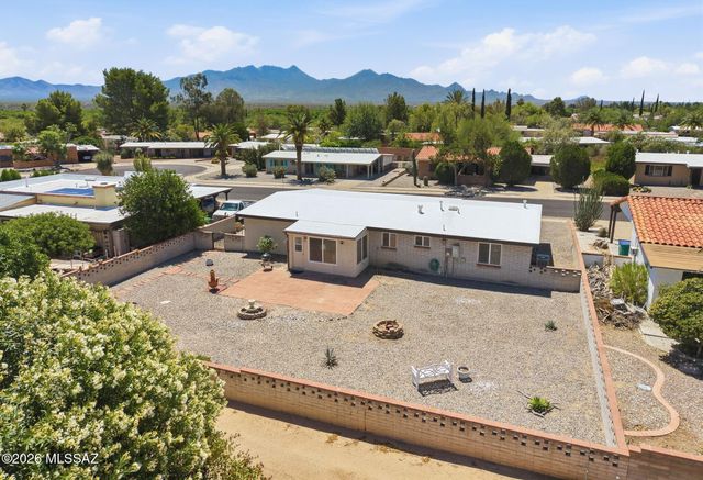 117 E El Limon, Green Valley, AZ 85614