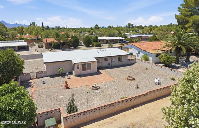 117 E El Limon, Green Valley, AZ 85614