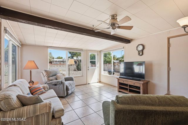117 E El Limon, Green Valley, AZ 85614