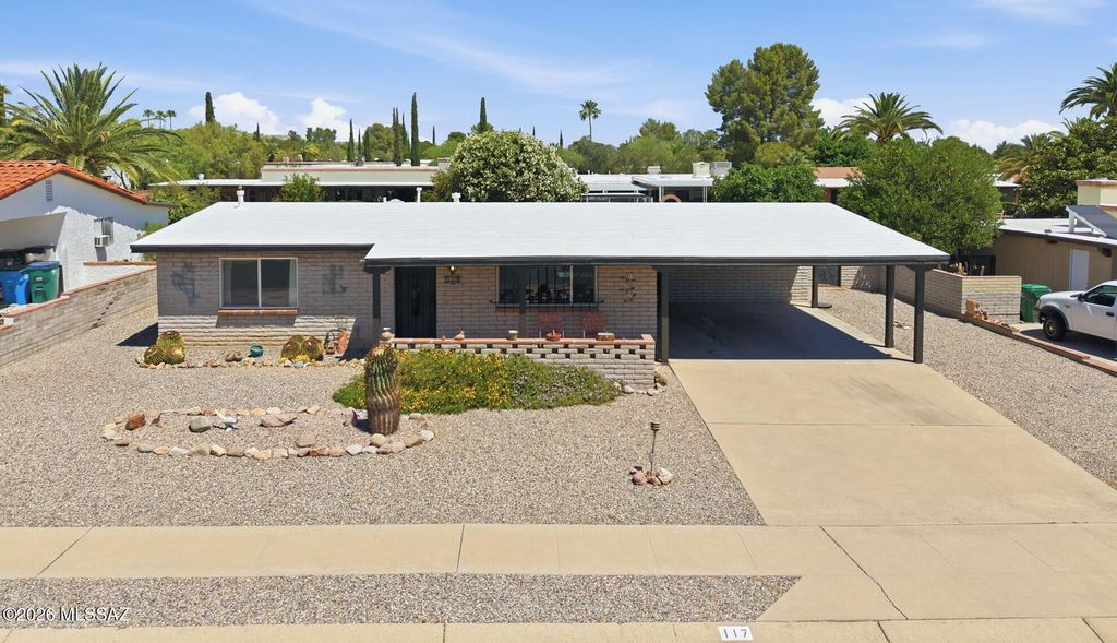 117 E El Limon, Green Valley, AZ 85614