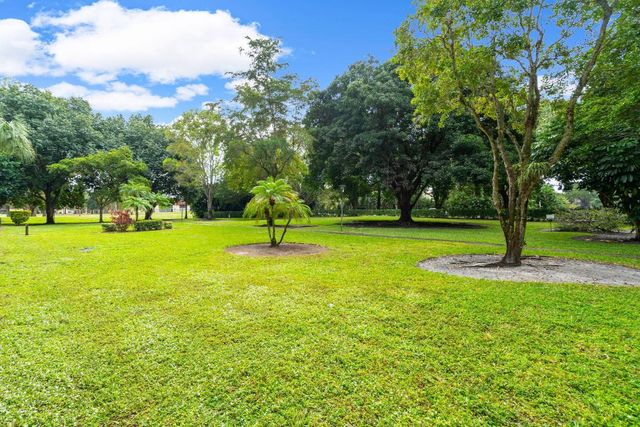 5900 NW 44th Street 106, Lauderhill, FL 33319