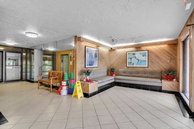 5900 NW 44th Street 106, Lauderhill, FL 33319