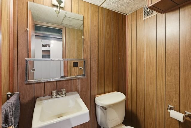 197 Spring Creek Road, Northfield Center, OH 44067
