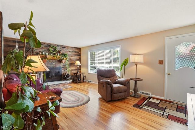 197 Spring Creek Road, Northfield Center, OH 44067
