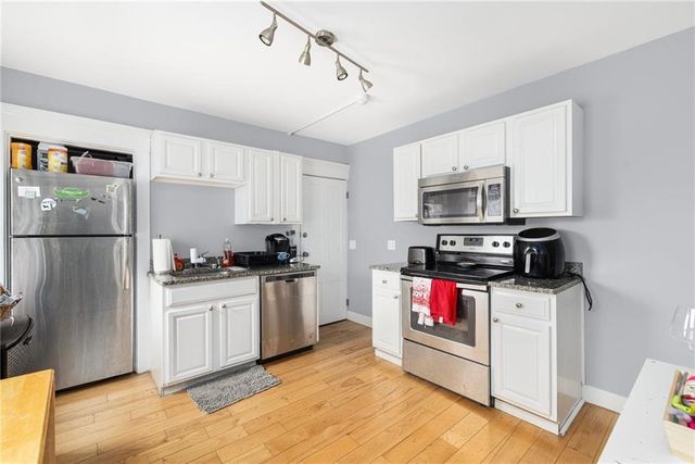 423 Thames Street 2, Newport, RI 02840