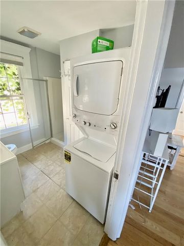 423 Thames Street 2, Newport, RI 02840