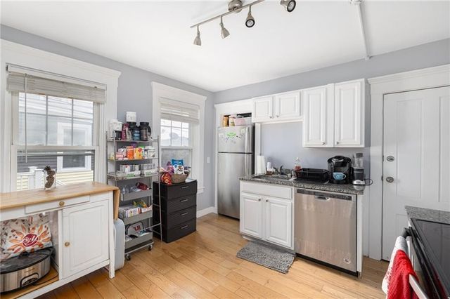 423 Thames Street 2, Newport, RI 02840