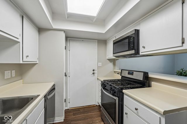 3962 Braddock Road, Indianapolis, IN 46268