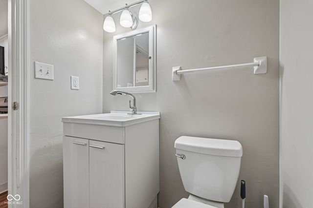 3962 Braddock Road, Indianapolis, IN 46268