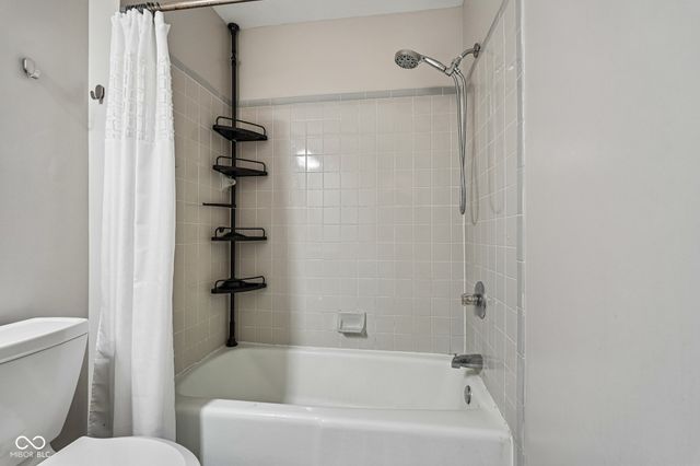 3962 Braddock Road, Indianapolis, IN 46268