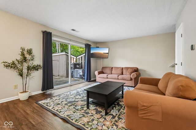 3962 Braddock Road, Indianapolis, IN 46268