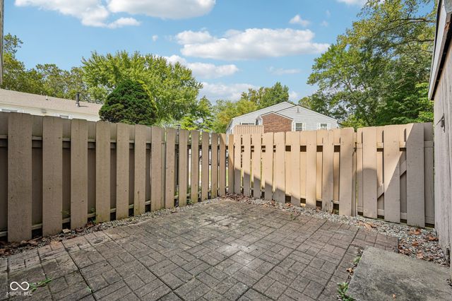 3962 Braddock Road, Indianapolis, IN 46268