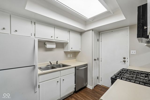 3962 Braddock Road, Indianapolis, IN 46268