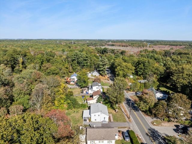 220 Weymouth St, Holbrook, MA 02343