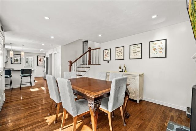 220 Weymouth St, Holbrook, MA 02343