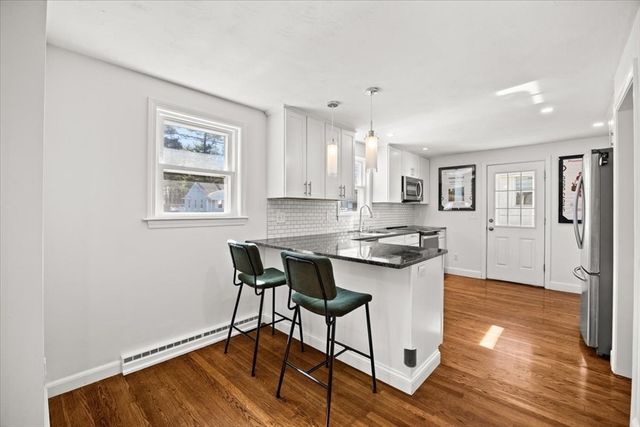 220 Weymouth St, Holbrook, MA 02343