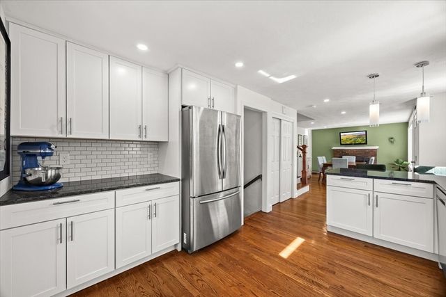 220 Weymouth St, Holbrook, MA 02343