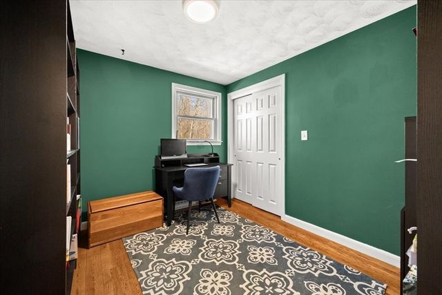 220 Weymouth St, Holbrook, MA 02343