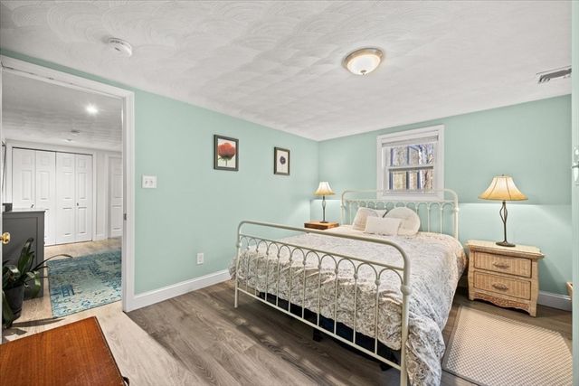 220 Weymouth St, Holbrook, MA 02343