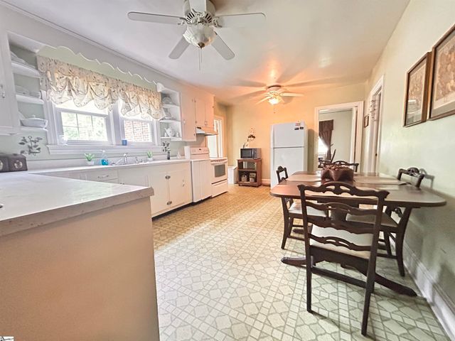 1003 W Main Street, Laurens, SC 29360