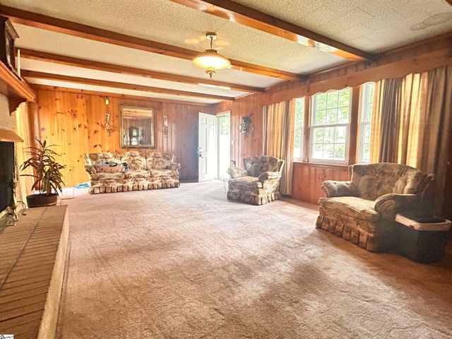 1003 W Main Street, Laurens, SC 29360