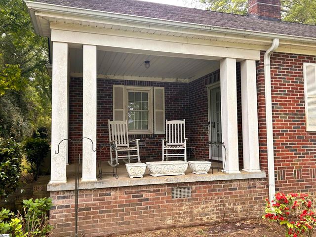 1003 W Main Street, Laurens, SC 29360