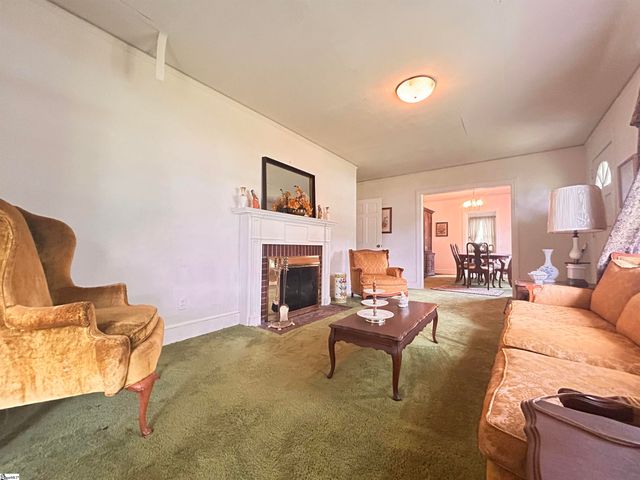 1003 W Main Street, Laurens, SC 29360