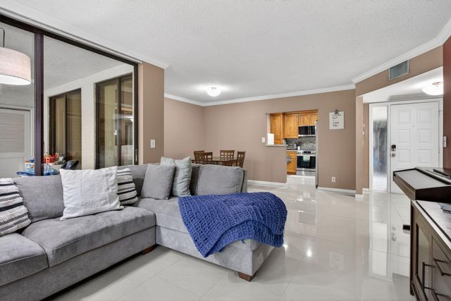 4483 Carambola Circle S 27320, Coconut Creek, FL 33066