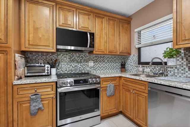 4483 Carambola Circle S 27320, Coconut Creek, FL 33066