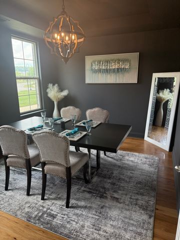 1727 Old Drakes Creek Rd, Hendersonville, TN 37075