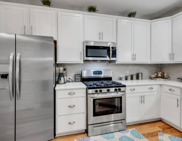 1727 Old Drakes Creek Rd, Hendersonville, TN 37075