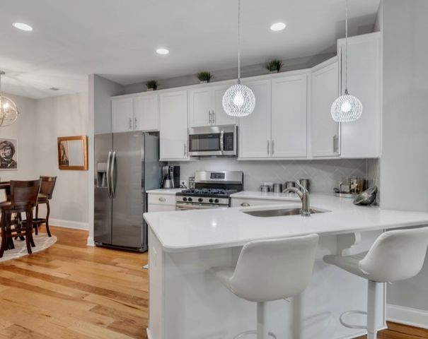 1727 Old Drakes Creek Rd, Hendersonville, TN 37075