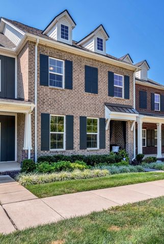 1727 Old Drakes Creek Rd, Hendersonville, TN 37075