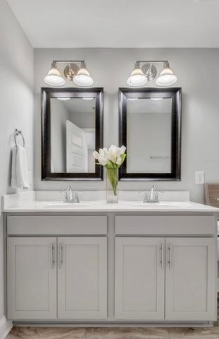 1727 Old Drakes Creek Rd, Hendersonville, TN 37075